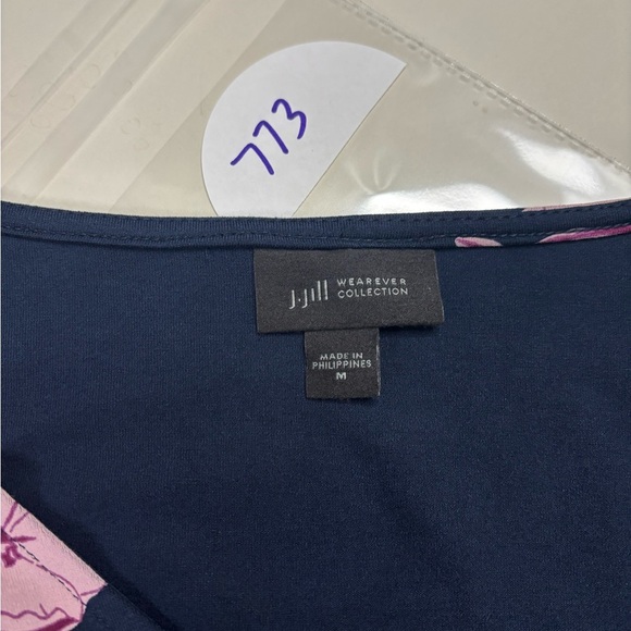 J. Jill Wearever Collection Knit Dress Size Medium Blue Pink Floral Travel - Picture 6 of 8